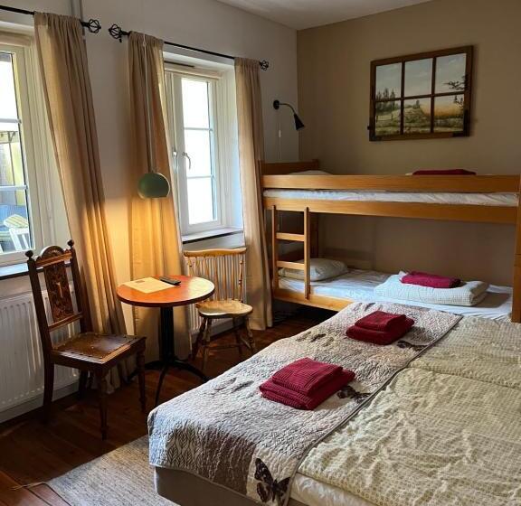 家庭房间共用浴室, Sveriges Minsta Hotell! Hôtel Gruyère