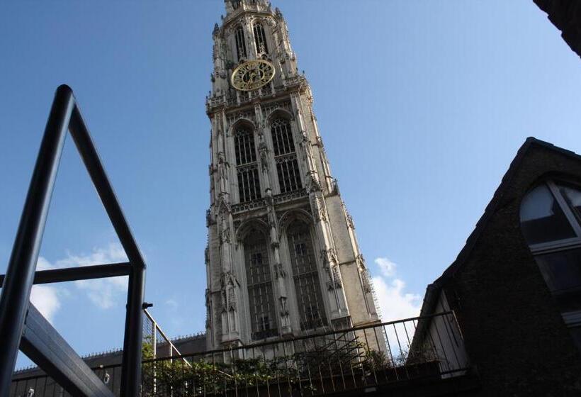 سرير فى غرفة مشتركه, Antwerp City Hostel