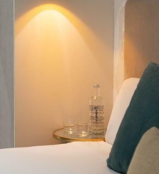 Habitación Basic, Forget Me Not Barcelona