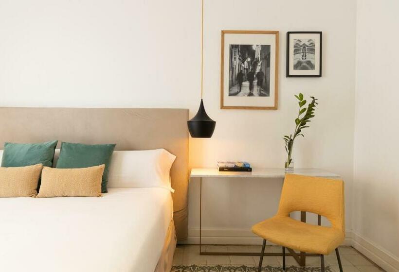 Habitación Estándar, Forget Me Not Barcelona