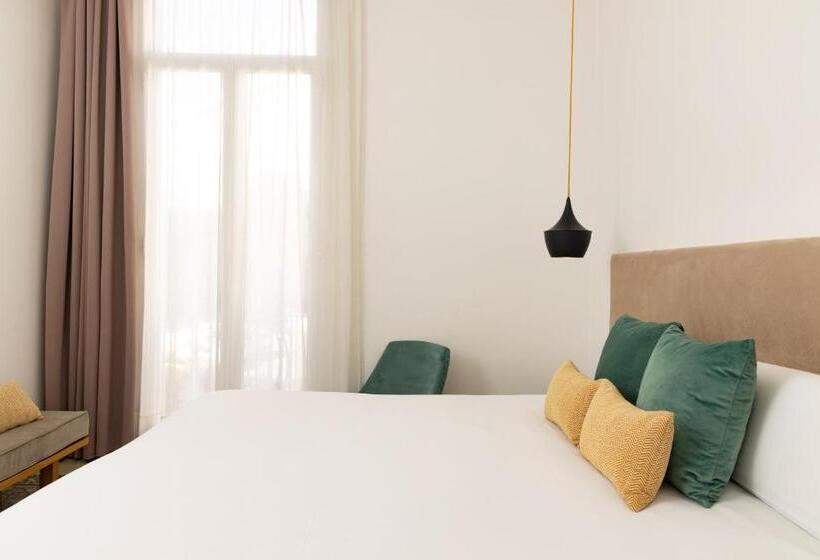 Habitación Estándar, Forget Me Not Barcelona