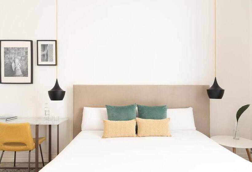 Habitación Estándar, Forget Me Not Barcelona