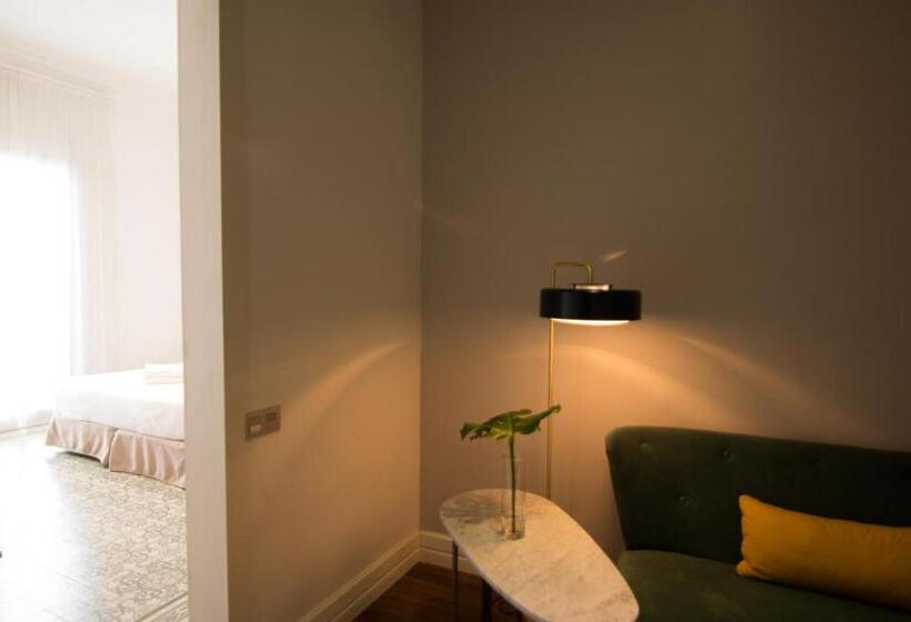 Habitación Superior, Forget Me Not Barcelona