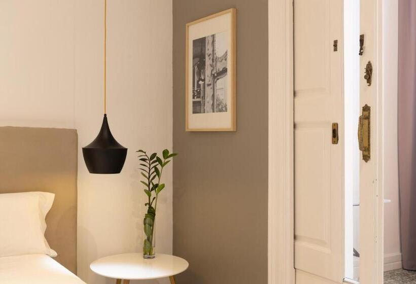 Habitación Superior, Forget Me Not Barcelona