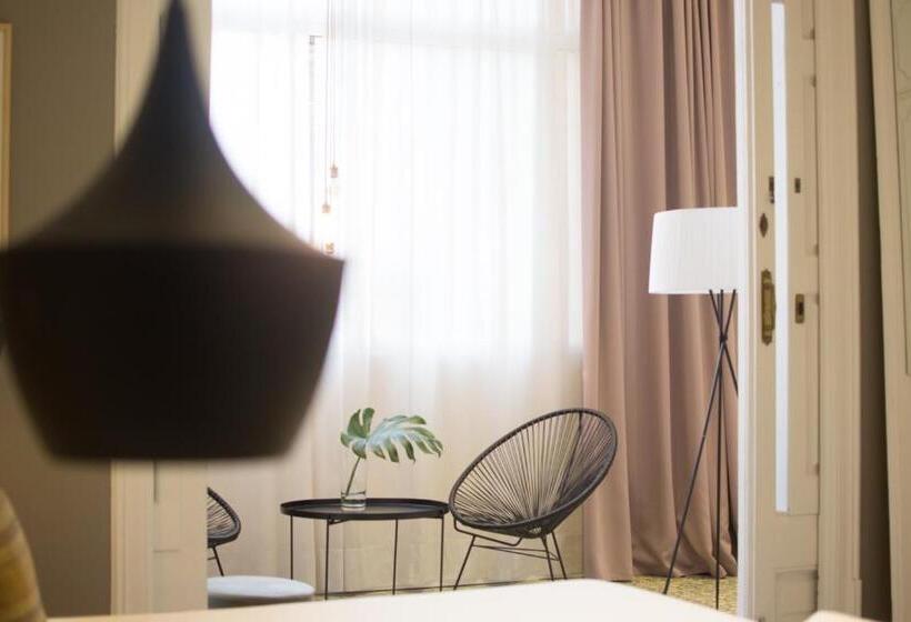 Habitación Superior, Forget Me Not Barcelona