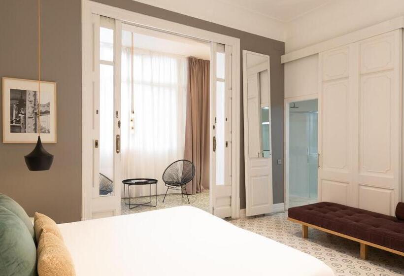 Habitación Superior, Forget Me Not Barcelona