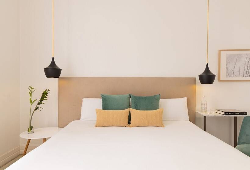 Habitación Estándar, Forget Me Not Barcelona