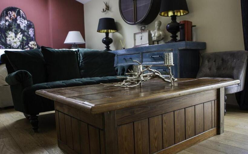 غرفة قياسية, The Wyvill Arms