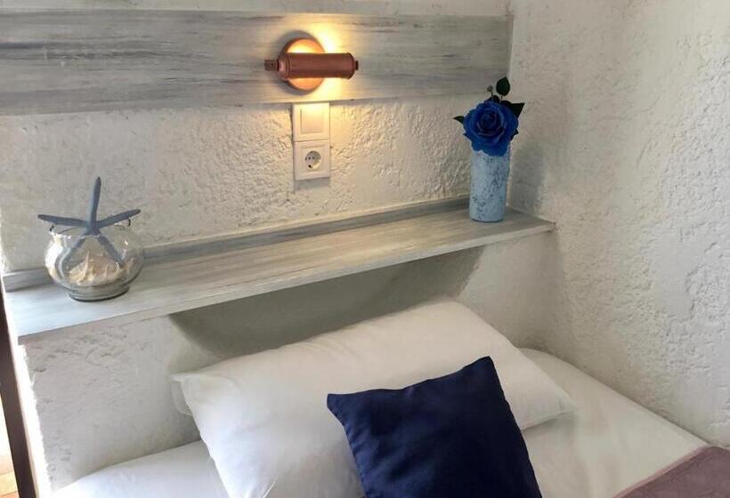 Номер Стандарт Вид на Сад, Amazona