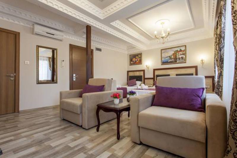 デラックスの4人部屋, Asya World