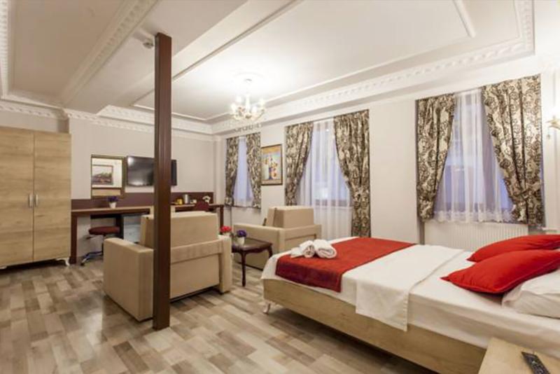 デラックスの4人部屋, Asya World