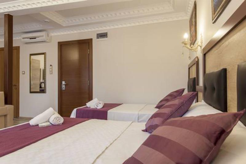 デラックスの4人部屋, Asya World