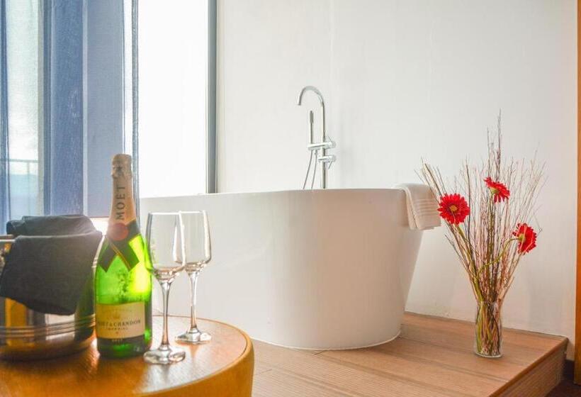 غرفة قياسية مزوَّدة بجاكوزي, Belmonte Sinai