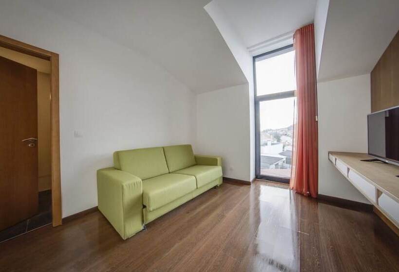 جناح, Belmonte Sinai