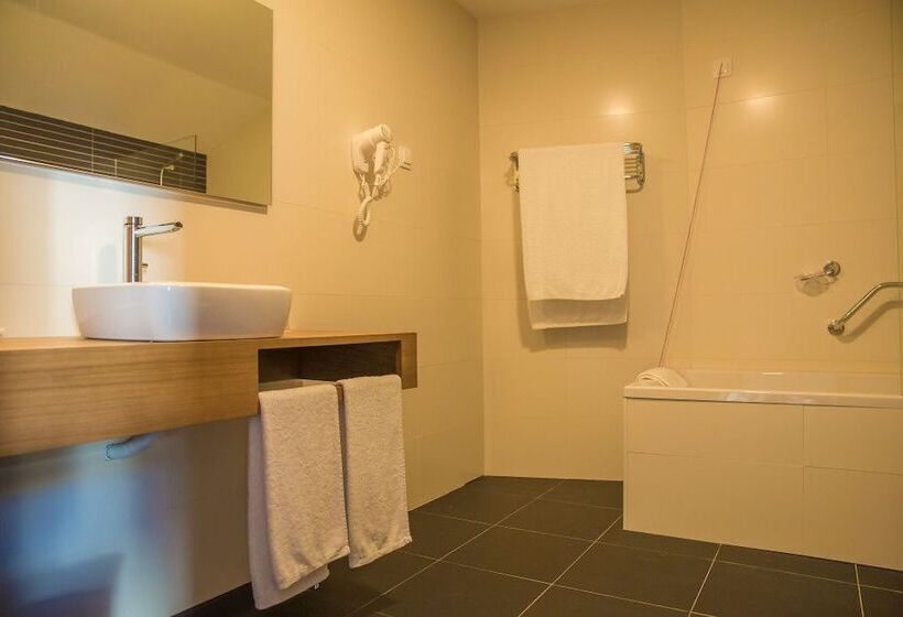 غرفة قياسية, Belmonte Sinai