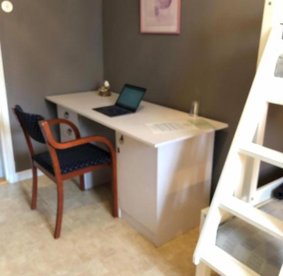 经济型三人房间, Brunsbo G:a Biskopsgård Hotell & Konferens