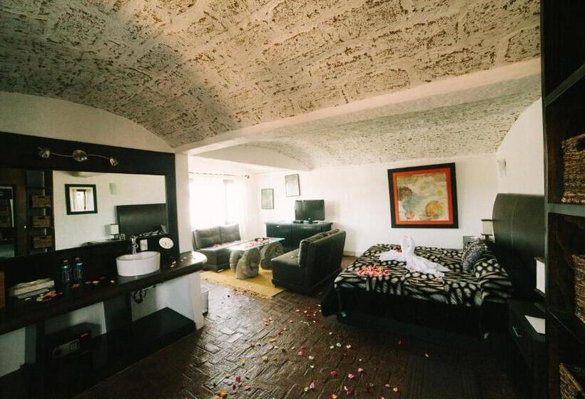 سوییت سوپریور, Casa Blanca San Miguel