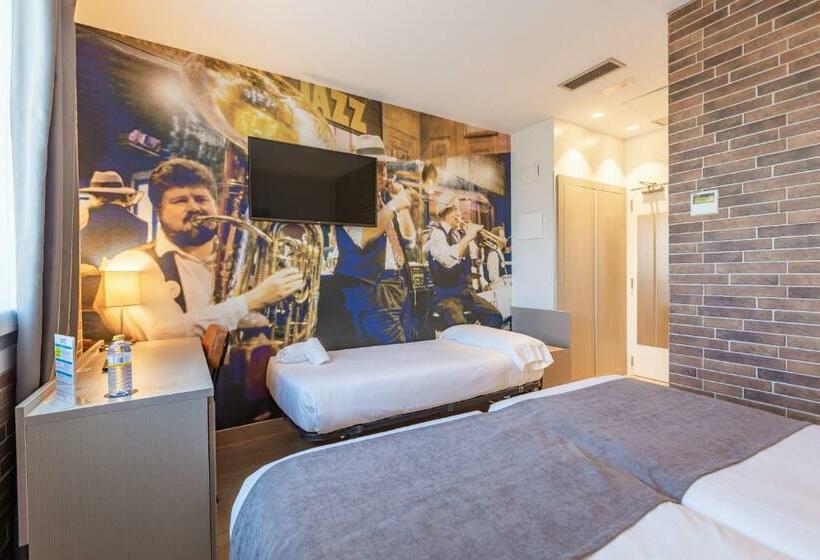 اتاق استاندارد سه نفره, Colectia Urumea