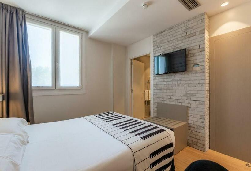 اتاق استاندارد, Colectia Urumea