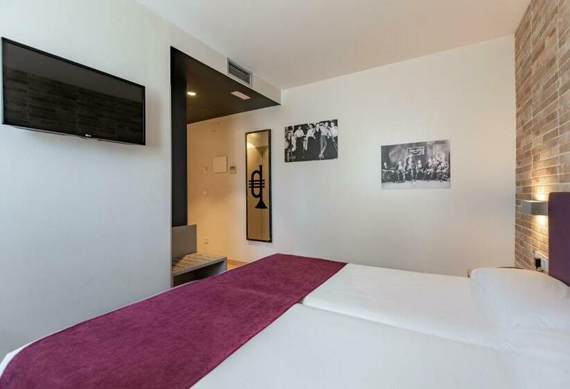 اتاق استاندارد, Colectia Urumea