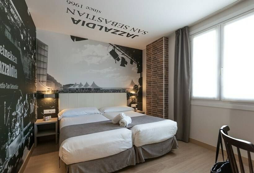 اتاق استاندارد, Colectia Urumea