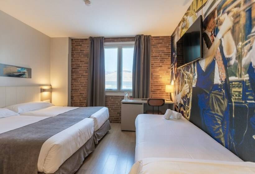 اتاق استاندارد سه نفره, Colectia Urumea