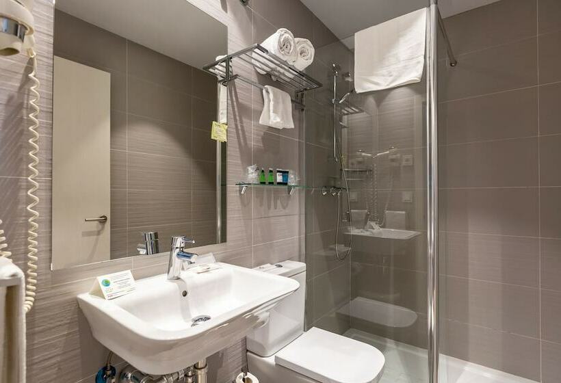 اتاق استاندارد سه نفره, Colectia Urumea