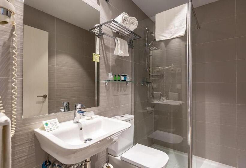 اتاق استاندارد سه نفره, Colectia Urumea