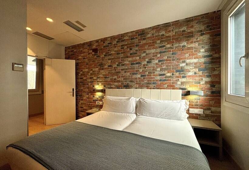 اتاق استاندارد, Colectia Urumea