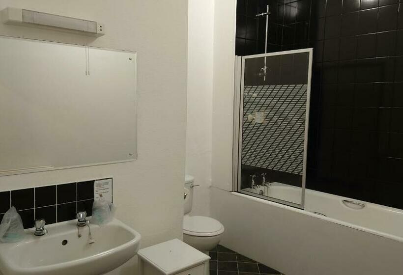 غرفة قياسية, Corner