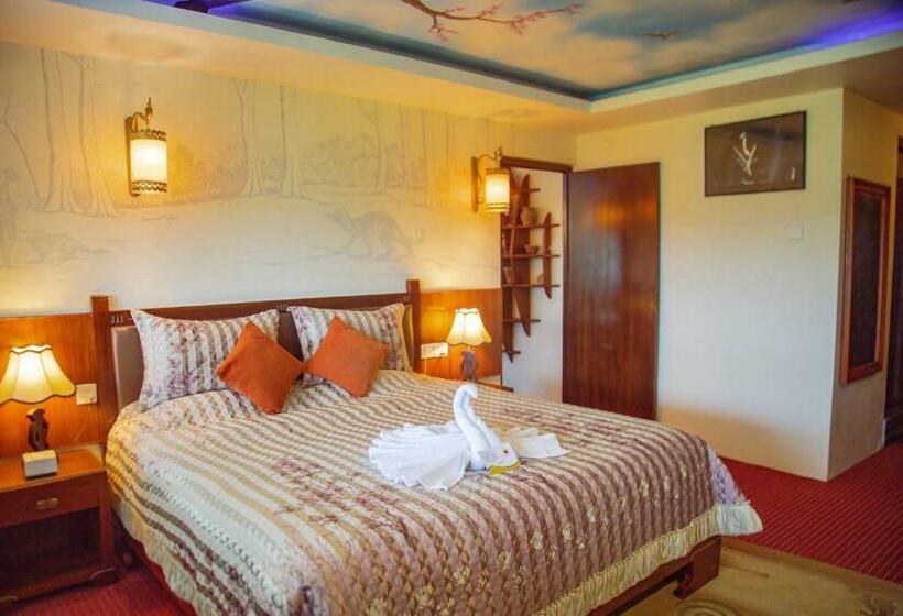 سوییت اجرایی, Jungle Crown