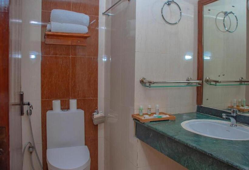 اتاق خانوادگی, Jungle Crown