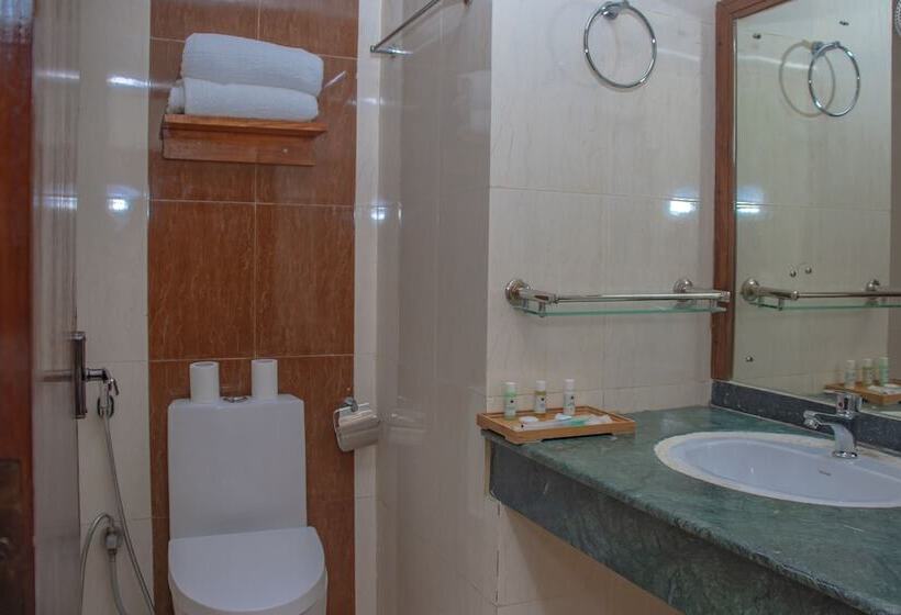 اتاق خانوادگی, Jungle Crown