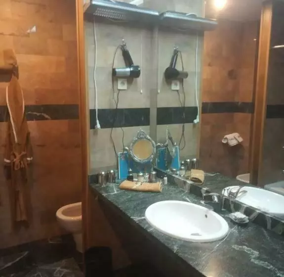 Standard-huone, Kerala