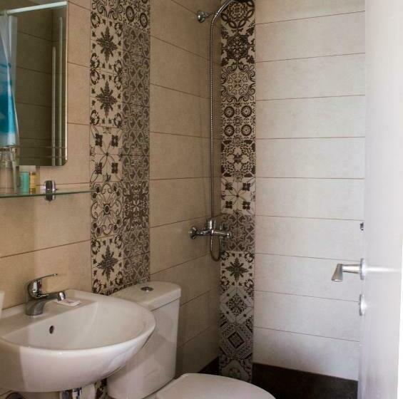 חדר סטנדרט, Stelios