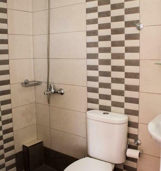 חדר סטנדרט, Stelios