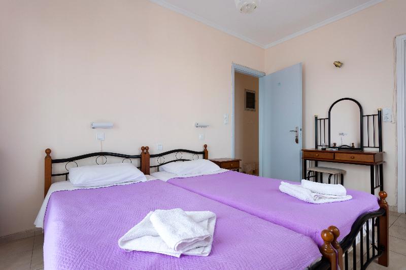 חדר סטנדרט, Stelios