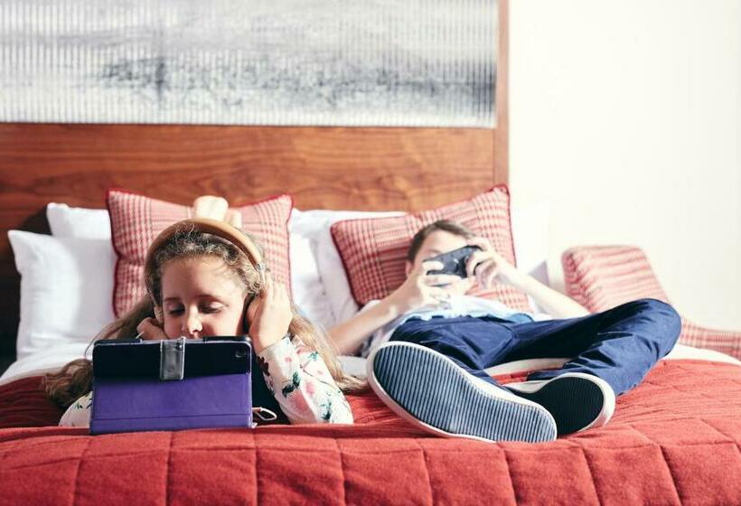 Deluxe Family Room, The Celtic Manor Resort