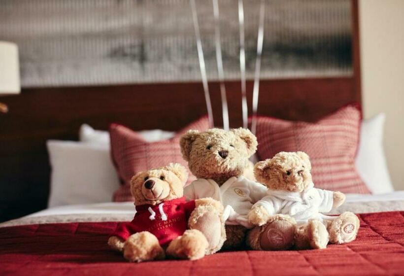 Deluxe Family Room, The Celtic Manor Resort