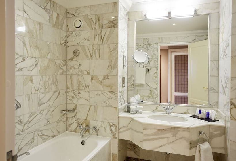 Deluxe Suite, The Celtic Manor Resort