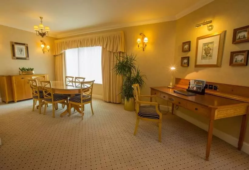 سوییت لوکس, The Celtic Manor Resort