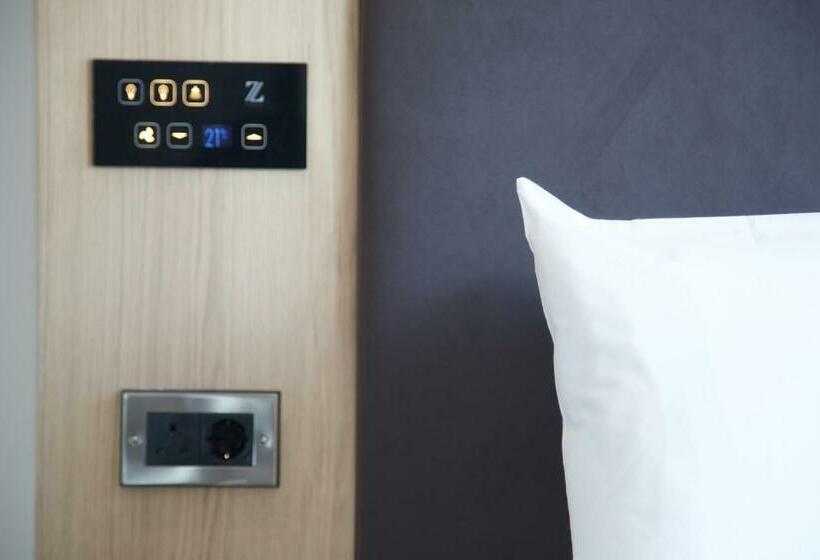 Standard Room, The Z Hotel Shoreditch