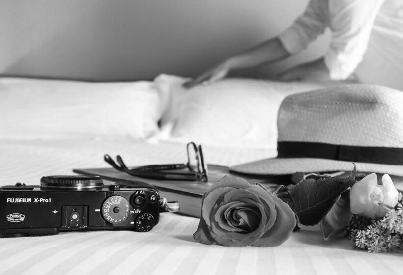 شقة غرفتين, Lotus Center