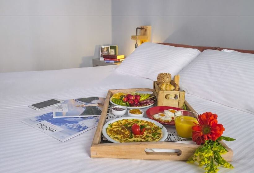 شقة غرفة واحدة, Lotus Center