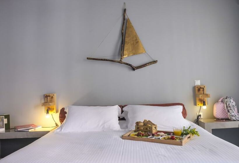 شقة غرفة واحدة, Lotus Center