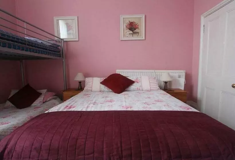 Perhehuone, Spring Garden Guest House