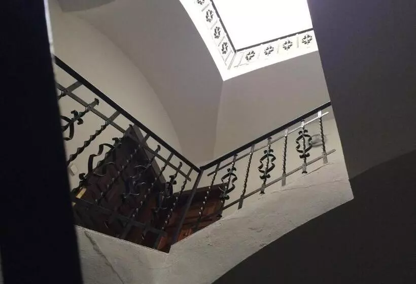 اتاق استاندارد, Sm Apartments