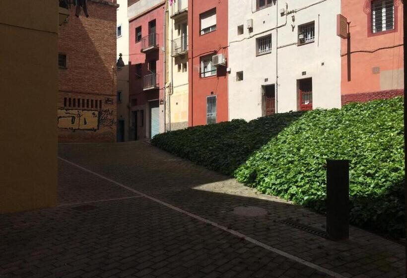 اتاق استاندارد, Sm Apartments