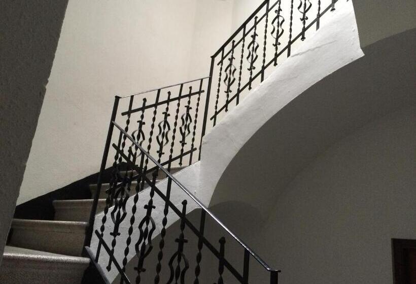 اتاق استاندارد, Sm Apartments