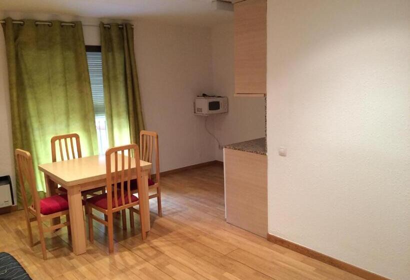 标准间, Sm Apartments
